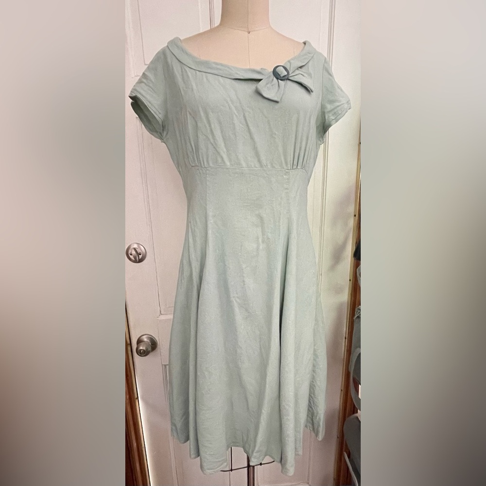 Heartbreaker Rockabilly Pinup Dress in Light Mint Green